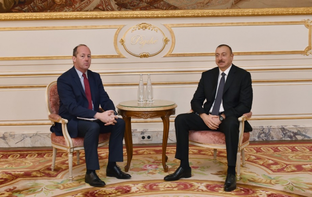 Entretien du président Ilham Aliyev avec le directeur des activités spatiales d’Airbus Group VIDEO