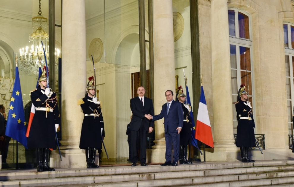 President Ilham Aliyev met with French President Francois Hollande VIDEO