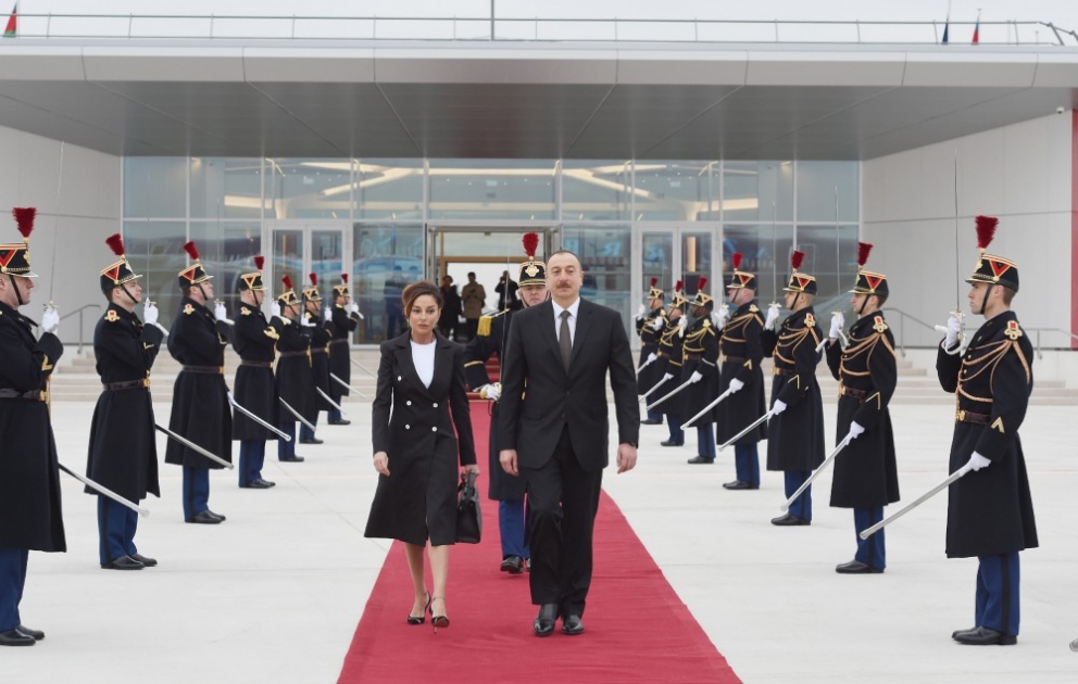 Präsident Ilham Aliyev beendet seinen Staatsbesuch in Frankreich VIDEO