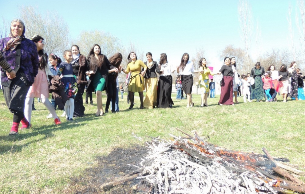 Novruz adətləri – “Padşah oyunu” VİDEO