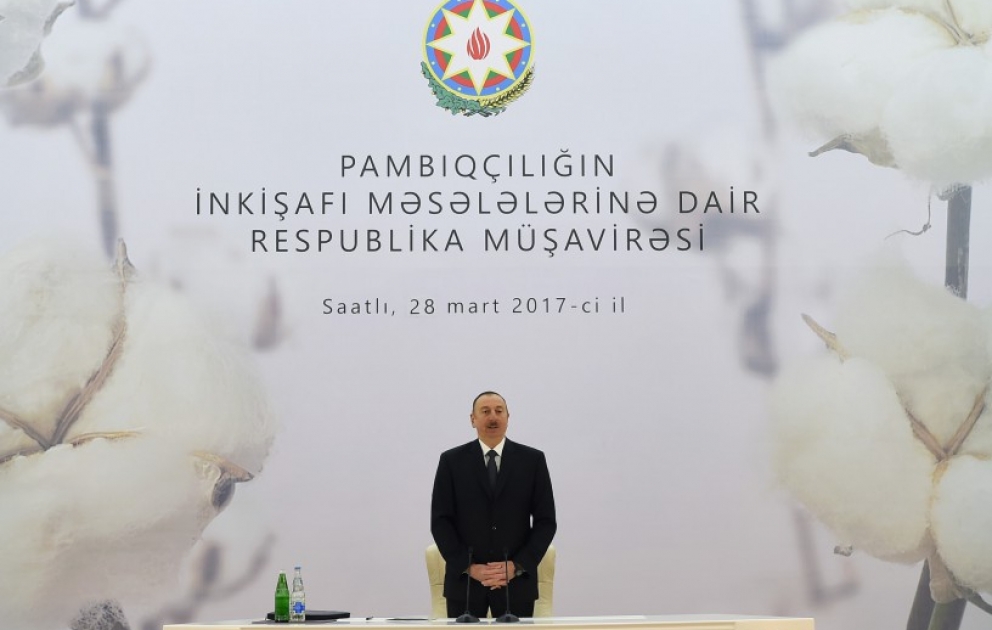 Prezident İlham Əliyevin sədrliyi ilə pambıqçılığın inkişafı məsələlərinə dair respublika müşavirəsi keçirilib YENİLƏNİB - 4 VİDEO