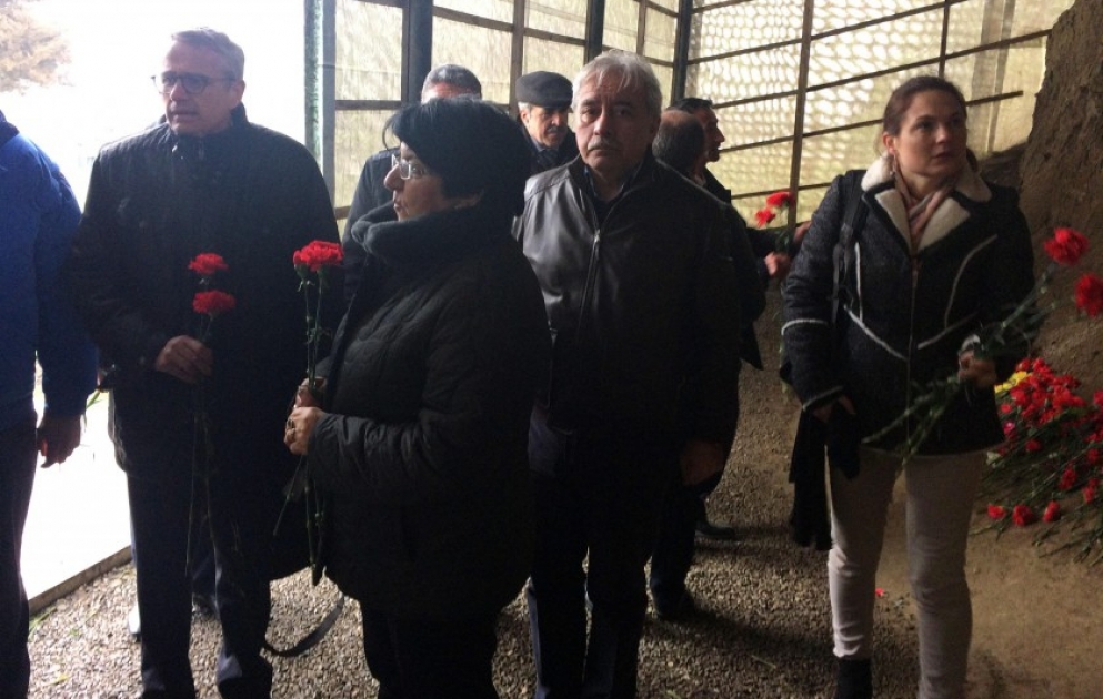 Fransalı alimlər: Quba məzarlığı erməni millətçilərinin iç üzünün dünyaya çatdırılması üçün canlı nümunədir VİDEO