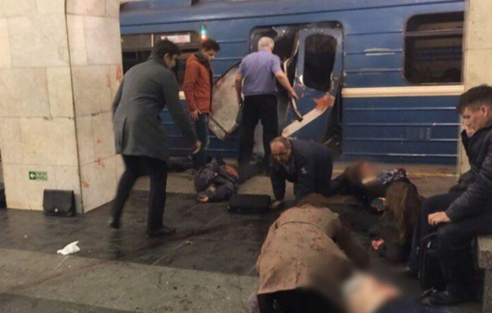 Sankt-Peterburq metrosunda partlayış olub VİDEO