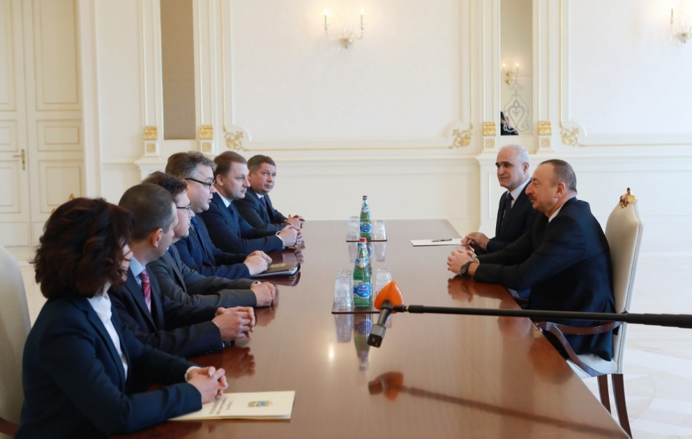 Le président de la République reçoit une délégation menée par le gouverneur de la province russe de Stavropol VIDEO