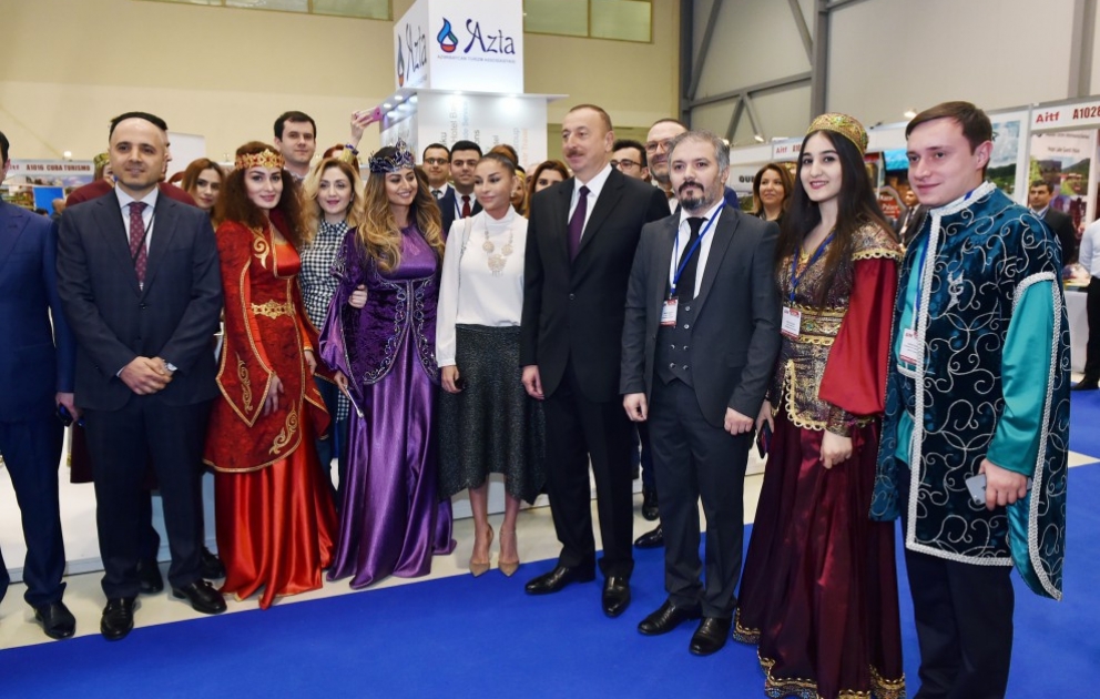 Prezident İlham Əliyev “AITF-2017” XVI Azərbaycan Beynəlxalq turizm və səyahətlər sərgisi ilə tanış olub YENİLƏNİB VİDEO