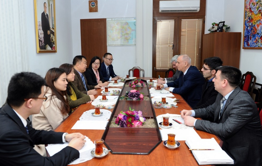 Secretary General of Xinjiang Institute of Foreign Affairs hails AZERTAC`s producing news in Chinese VIDEO