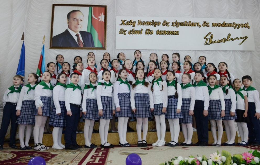 Xəzər rayonundakı 183 nömrəli orta məktəbin 80 illik yubileyi qeyd olunub VİDEO