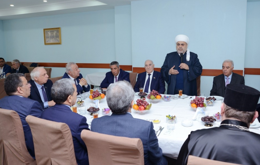 Görkəmli oftalmoloq alim, akademik Zərifə Əliyevanın xatirəsi anılıb VİDEO