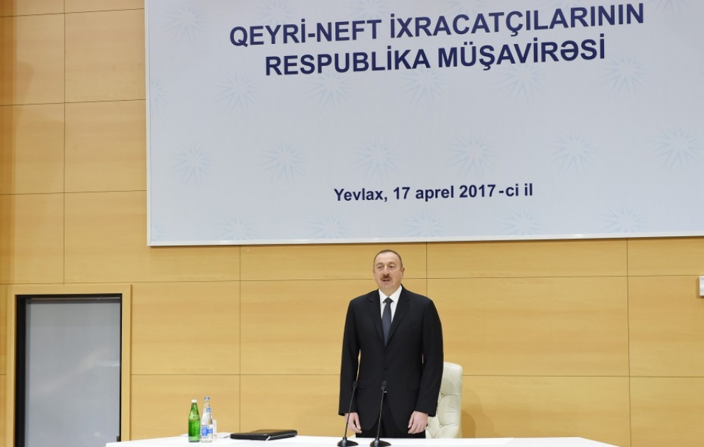 Exporteure von Nicht-Ölprodukten treffen sich unter Vorsitz von Präsident Ilham Aliyev in Jewlach VIDEO