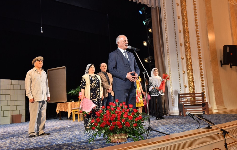 Xalq artistləri Afaq Bəşirqızı və Valeh Kərimov illər sonra Sumqayıt teatrının səhnəsində VİDEO