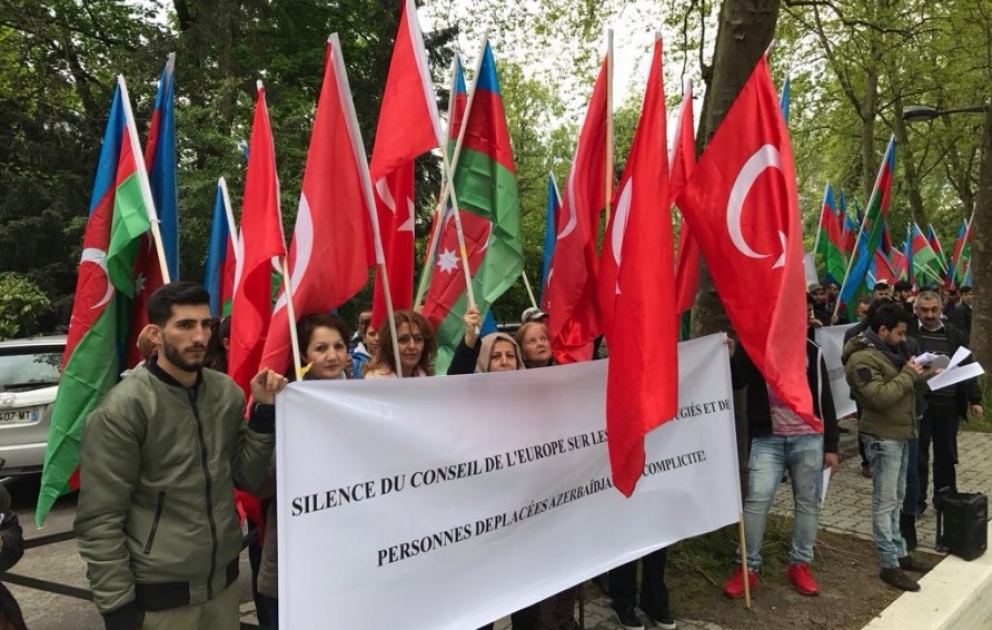 Azərbaycan diasporu Strasburqda Türkiyəyə dəstək aksiyası keçirib YENİLƏNİB VİDEO