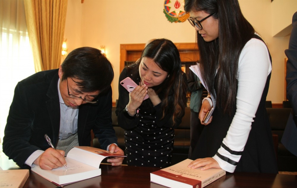 Chinese edition of “Kitabi-Dede Gorgud” epos presented in Beijing VIDEO