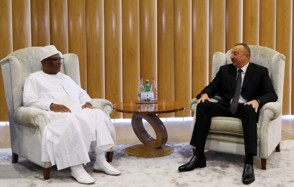 Präsident Ilham Aliyev trifft sich mit seinem malischen Amtskollegen Ibrahim Boubacar Keïta VIDEO