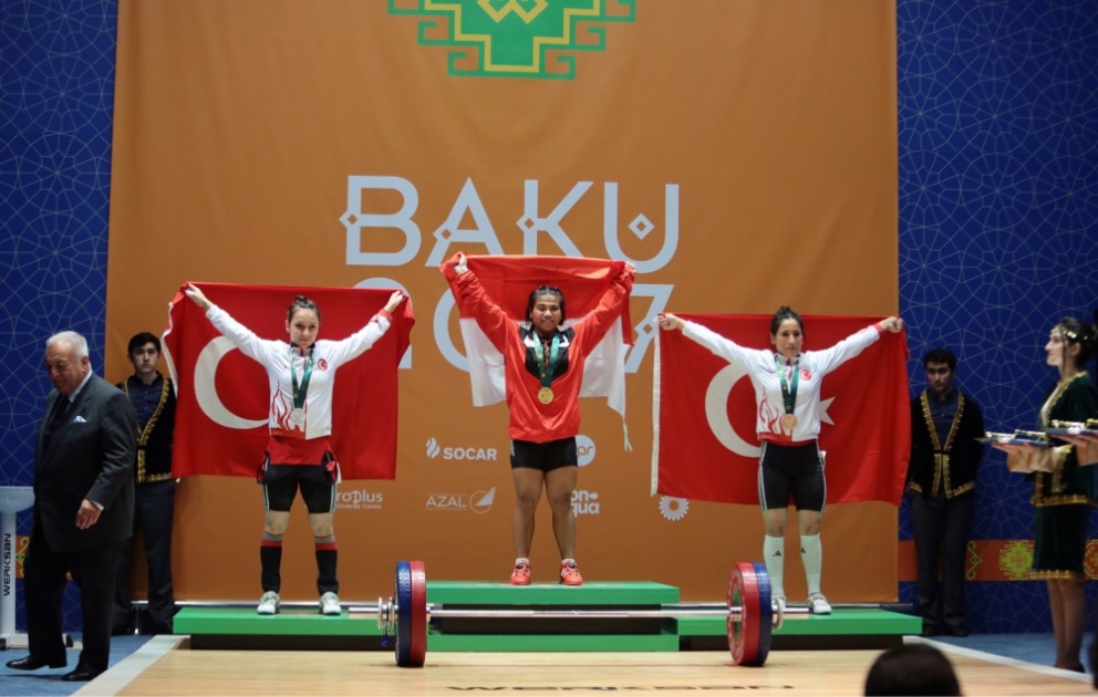 «Баку-2017»: Индонезийская спортсменка стала чемпионом в весовой категории 48 кг ВИДЕО