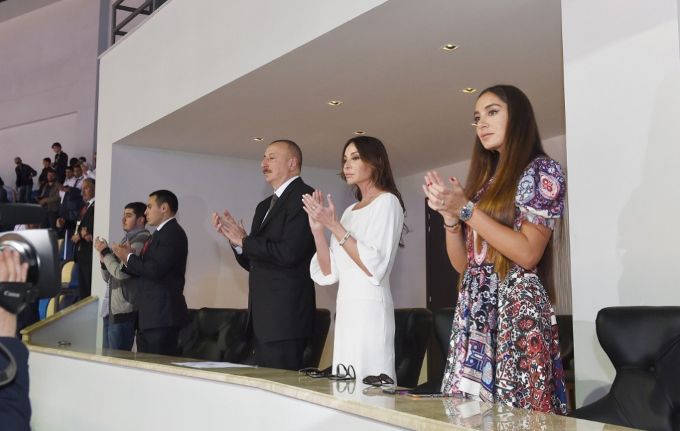 “Bakı-2017”nin cüdo yarışlarının ilk günündə atletlərimiz Azərbaycanın aktivinə 6 qızıl və 7 gümüş medal yazdırıblar Prezident İlham Əliyev qalib idmançılara medalları təqdim edib VİDEO