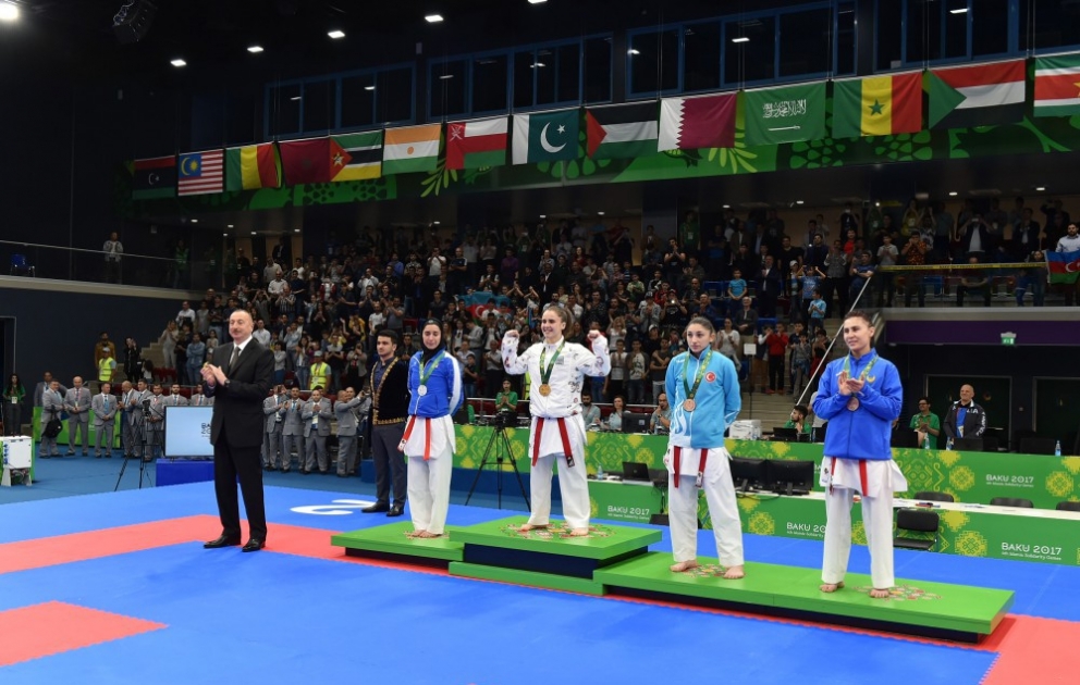 Azerbaijani karate fighters claim two gold, one silver and two bronze at Baku 2017President Ilham Aliyev presented medals to winners VIDEO
