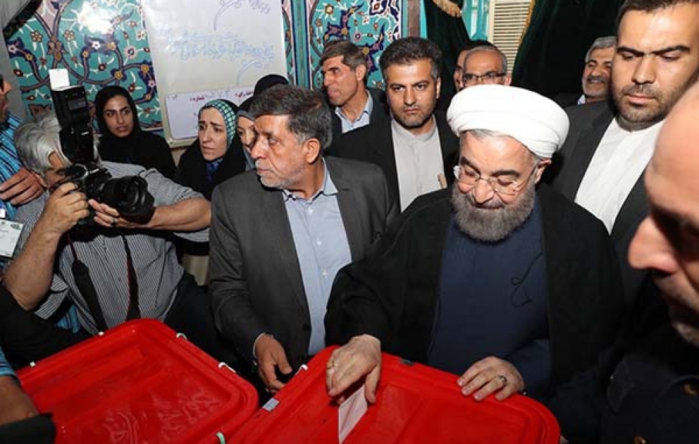 Həsən Ruhani yenidən İranın prezidenti seçilib VİDEO