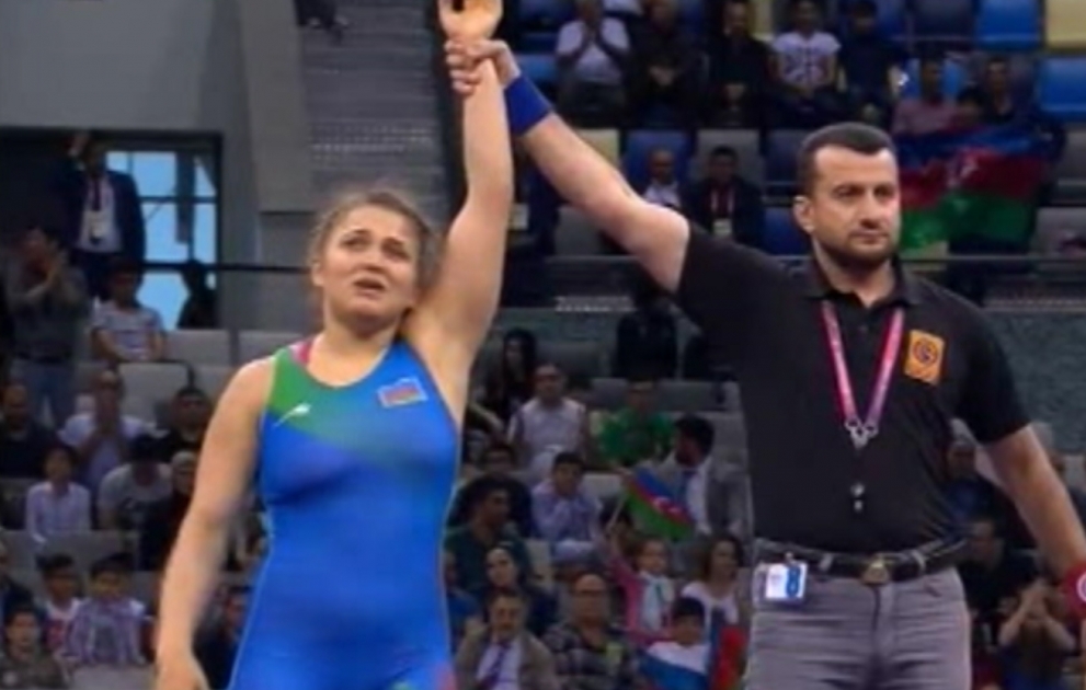 Elis Manolova qadın güləşçilərimizin aktivinə İslamiadanın ikinci qızıl medalını yazdırıb Qızıl medalı idmançımıza Azərbaycanın Birinci vitse-prezidenti xanım Mehriban Əliyeva təqdim edib VİDEO
