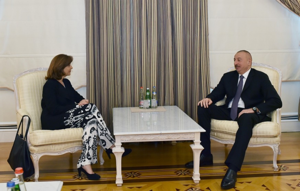 Präsident Ilham Aliyev empfängt kolumbianische Außenministerin VIDEO