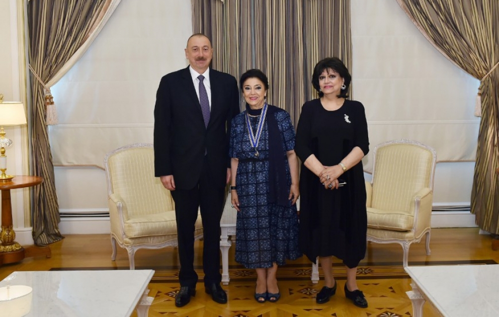 President Ilham Aliyev presented “Istiglal” Order to People`s Artist Fidan Gasimova VIDEO