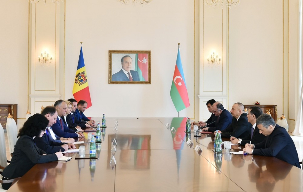 President Ilham Aliyev and President Igor Dodon held expanded meeting VIDEO