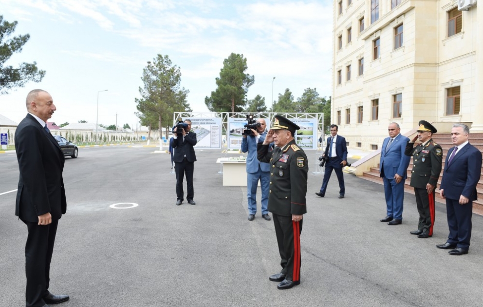 Chirvan: le président Ilham Aliyev assiste à l’ouverture d’une cité militaire des Troupes intérieures VIDEO