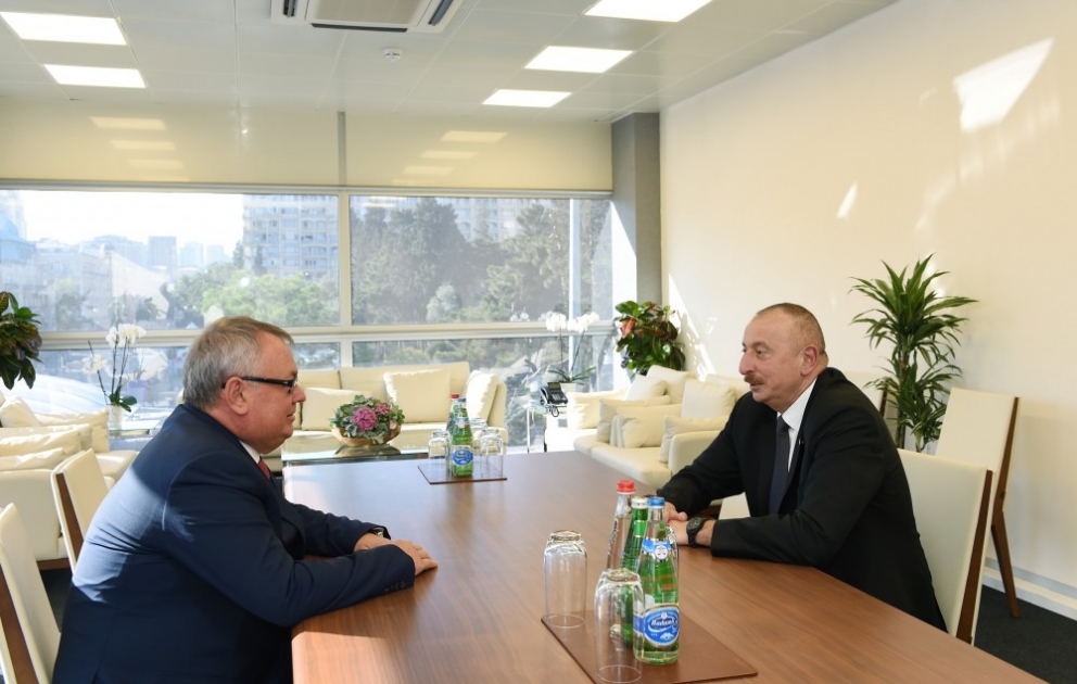 Президент Ильхам Алиев принял президента, председателя правления Банка ВТБ ОБНОВЛЕНО ВИДЕО