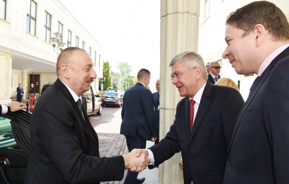 Президент Азербайджана Ильхам Алиев встретился с маршалом Сената Польши ОБНОВЛЕНО ВИДЕО