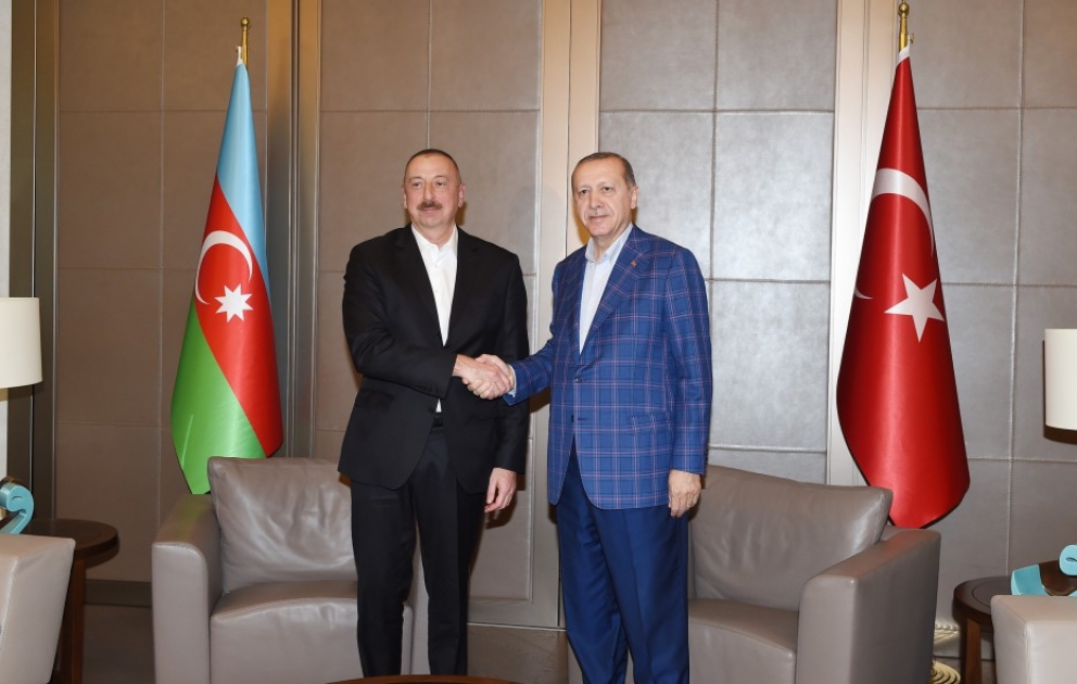 Azərbaycan Prezidenti İlham Əliyev Türkiyə Prezidenti Rəcəb Tayyib Ərdoğan ilə görüşüb, birgə şam ediblər YENİLƏNİB VİDEO