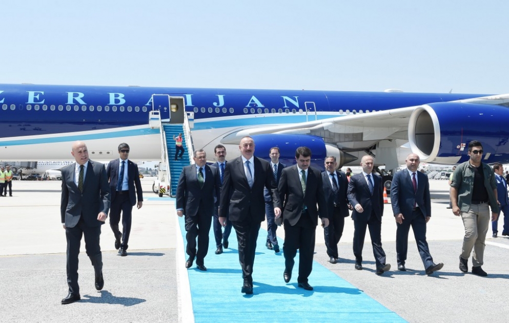 Le président Ilham Aliyev entame une visite en Turquie pour participer au Congrès mondial du pétrole VIDEO