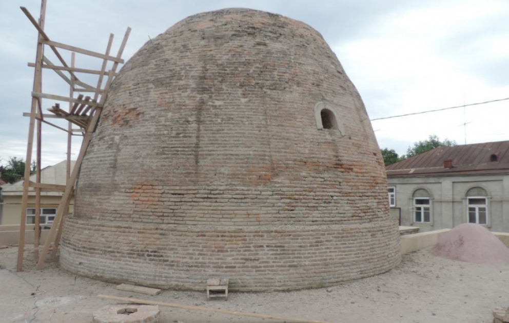 Qubadakı “Günbəzli hamam”ın həyətində qədimdə istifadə olunmuş qazanxana aşkarlanıb VİDEO
