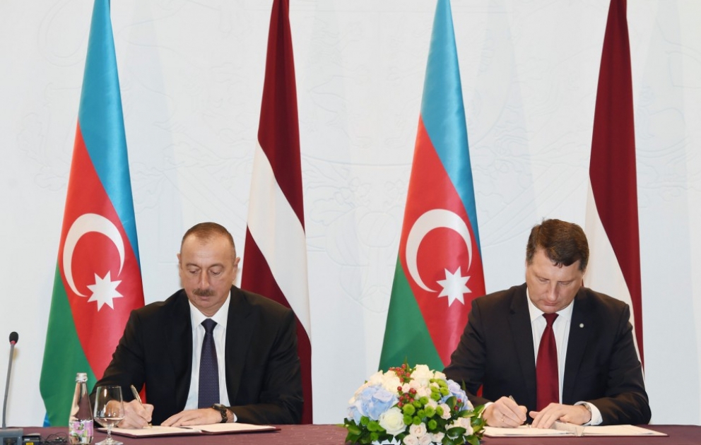Signature des documents entre l’Azerbaïdjan et la Lettonie VIDEO