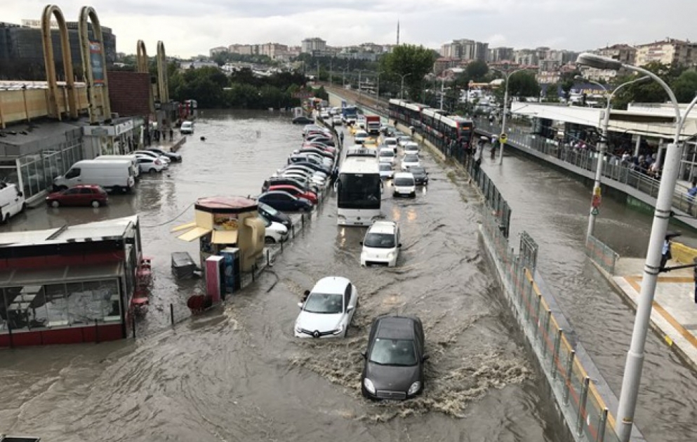 İstanbulda yenidən şiddətli yağış gözlənilir VİDEO