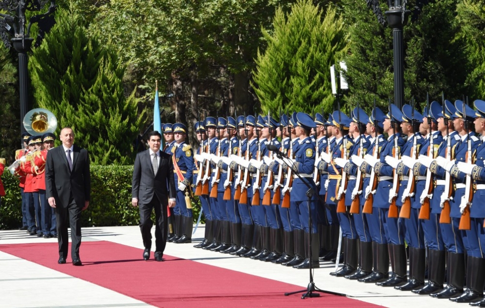 Offizieller Empfang von Turkmenistans Präsident in Baku VIDEO