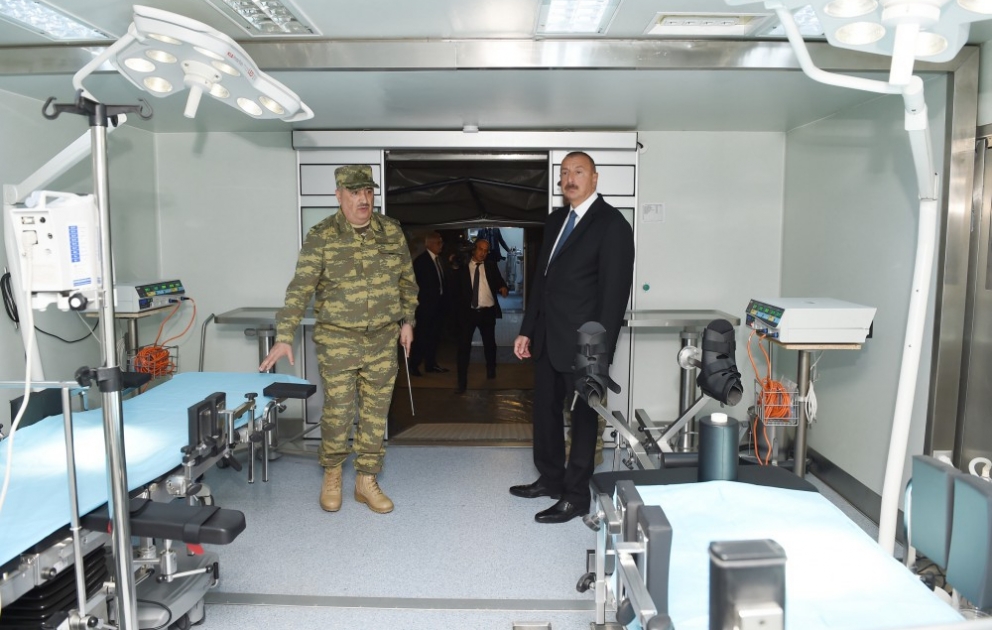 Prezident, Ali Baş Komandan İlham Əliyev Müdafiə Nazirliyinin Mobil Səhra Cərrahiyyə Hospitalının imkanları ilə tanış olub VİDEO