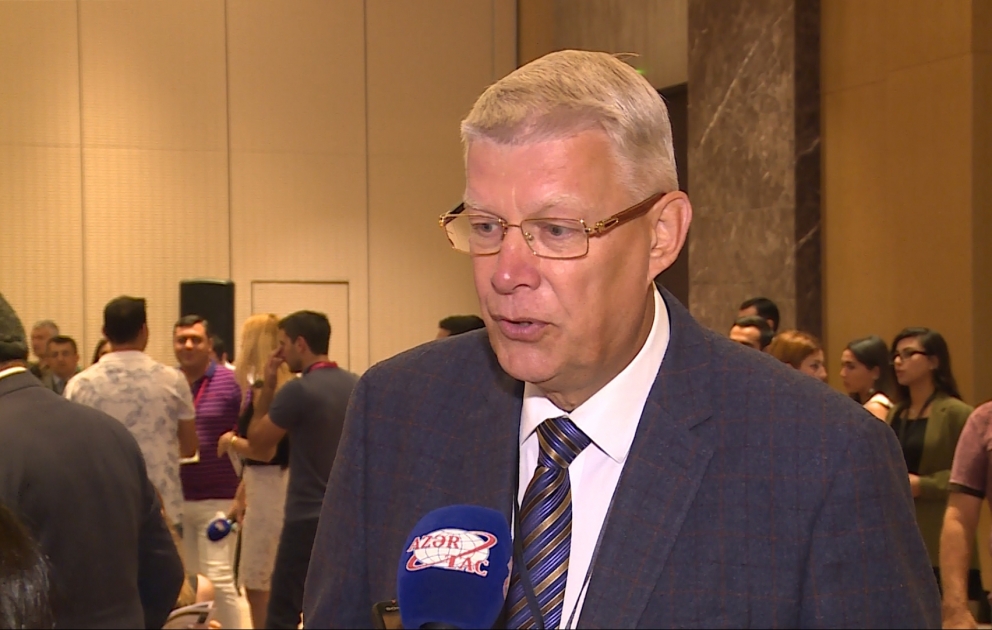 Lettlands Ex-Präsident Valdis Zatlers: Globales Forum der jungen Leader in Baku ist tolle Idee VIDEO