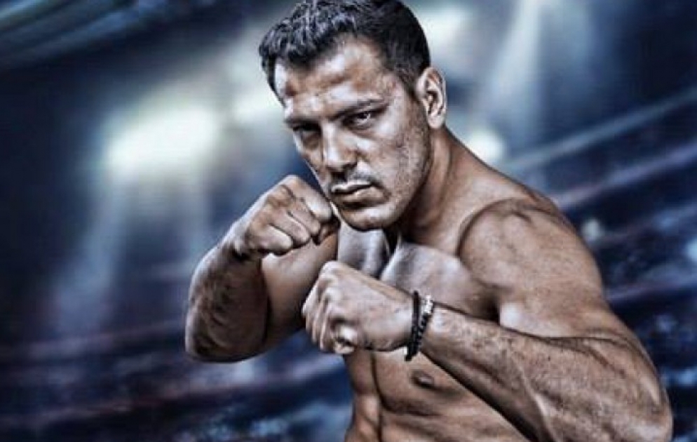 Azerbaijani kickboxer Samedov beats Dutch Zimmerman VIDEO