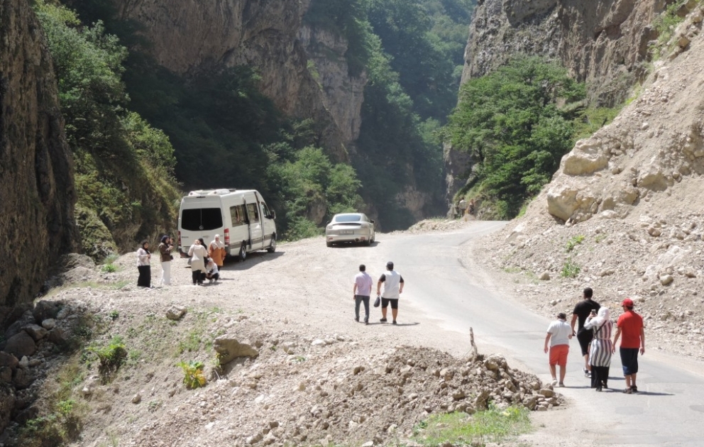 Bayram günlərindədə Qubaya gələn turistlərin sayı 50-60 faiz artıb VİDEO