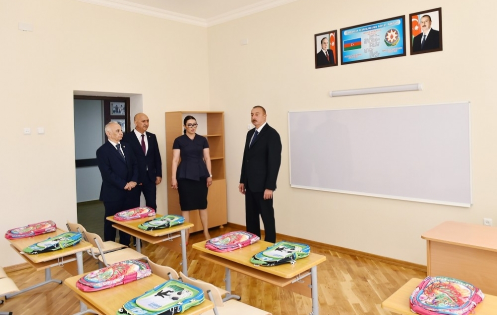Prezident İlham Əliyev Nizami rayonundakı 62 saylı məktəb-liseydə yenidənqurma işlərindən sonra yaradılan şəraitlə tanış olub VİDEO
