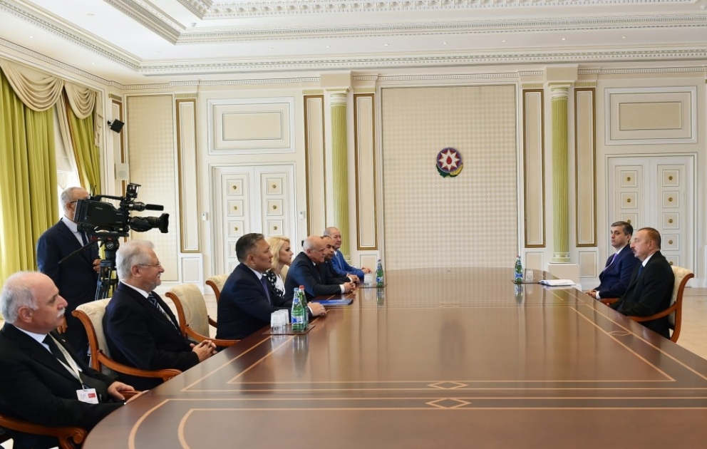 Prezident İlham Əliyev MDB dövlətləri Ali Maliyyə Nəzarəti Orqanları Rəhbərləri Şurasının Bakı sessiyasının iştirakçılarını qəbul edib YENİLƏNİB VİDEO