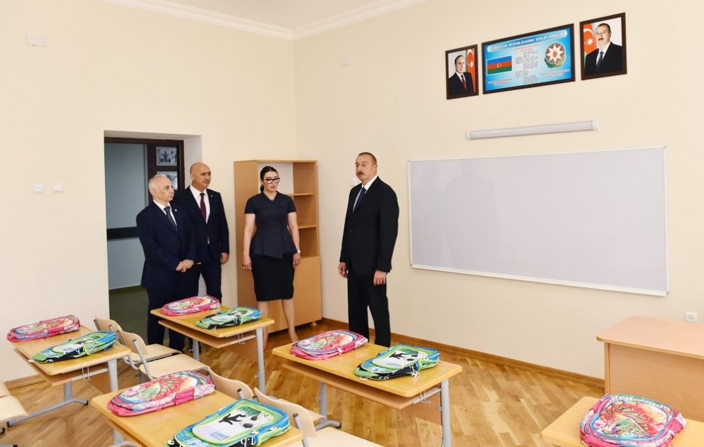 Президент Ильхам Алиев ознакомился с условиями, созданными в школе-лицее номер 62 Низаминского района после реконструкции ВИДЕО