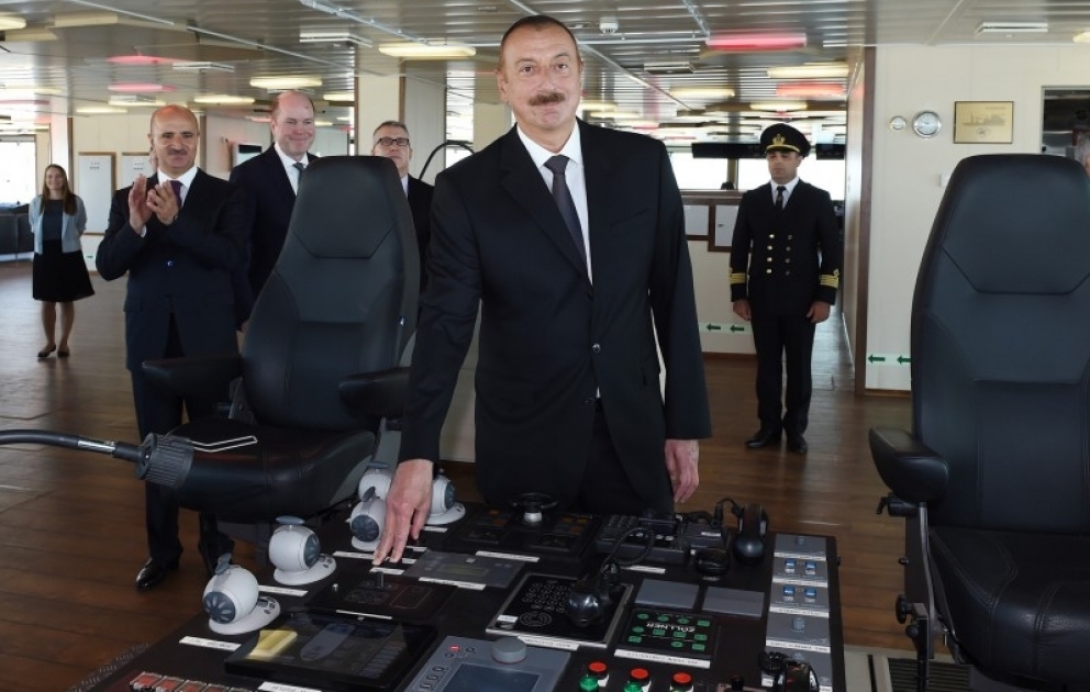 Le président Ilham Aliyev a pris part à la cérémonie de présentation du navire de construction sous-marine Khankendi VIDEO