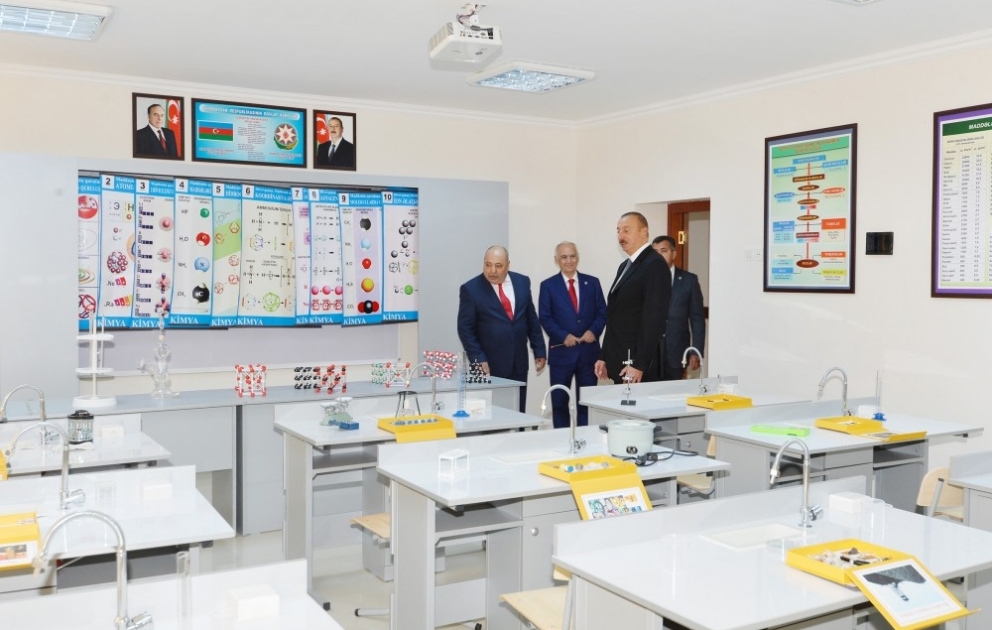 Schule Nr.212 im Narimanov Stadtbezirk vollständig rekonstruiert VIDEO