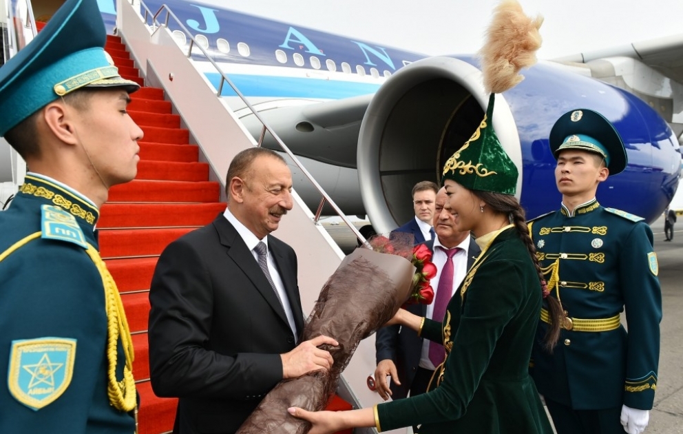 Le président Ilham Aliyev entame une visite de travail au Kazakhstan VIDEO