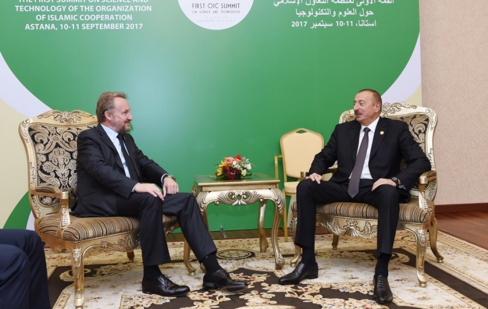 President Ilham Aliyev met with Chairman of Presidency of Bosnia and Herzegovina Bakir Izetbegovic in Astana VIDEO