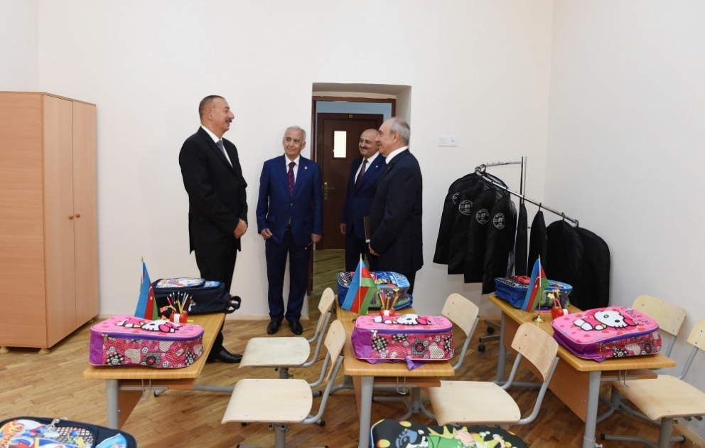 Le président Ilham Aliyev visite l’école spéciale №268 VIDEO