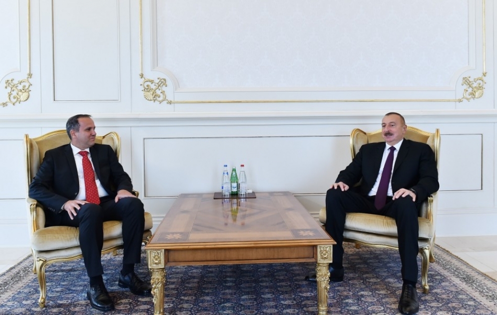 Le nouvel ambassadeur hongrois en Azerbaïdjan remet ses lettres de créance au président Ilham Aliyev VIDEO