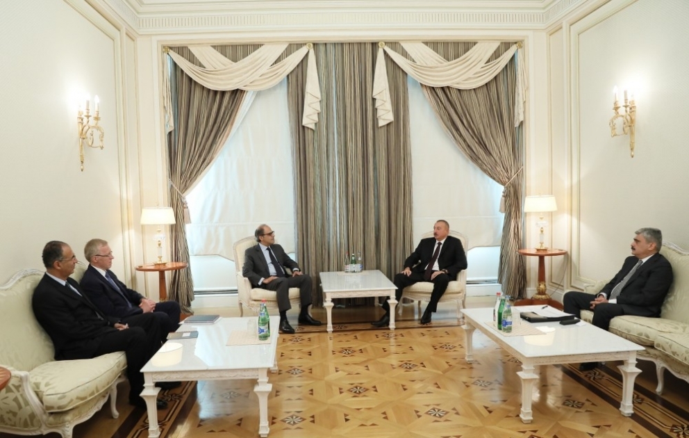 Präsident Ilham Aliyev empfängt Direktor von IWF- Departement für Mittleren Osten und Zentralasien VIDEO