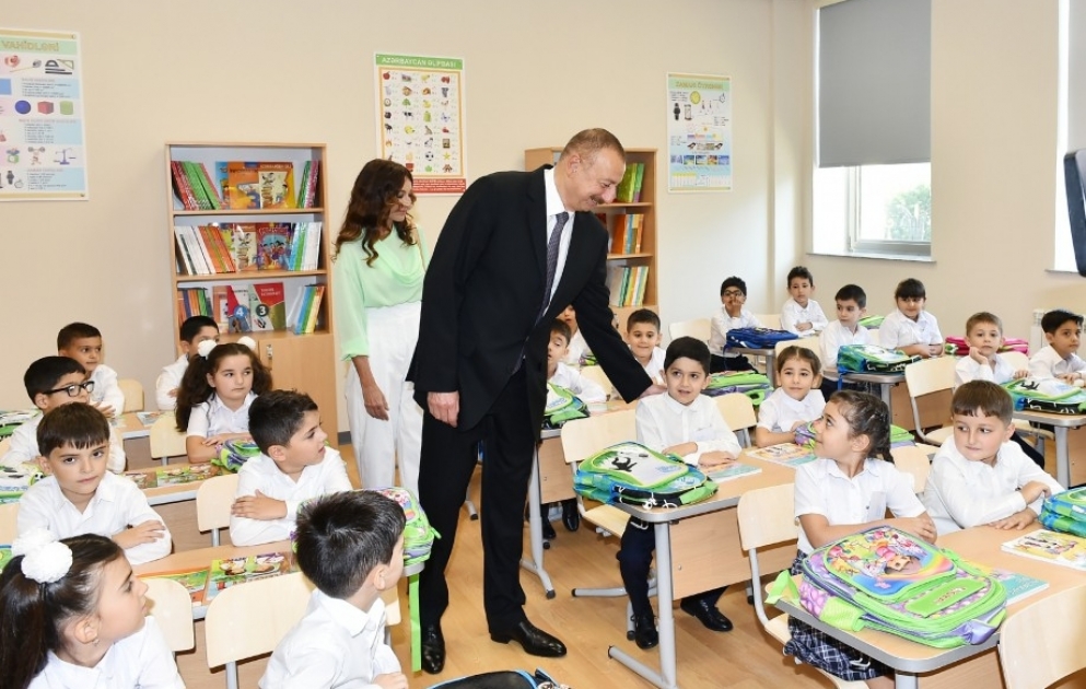 Президент Ильхам Алиев принял участие в открытии нового здания школы-лицея номер 20 имени Арифа Гусейнзаде ОБНОВЛЕНО 2 ВИДЕО