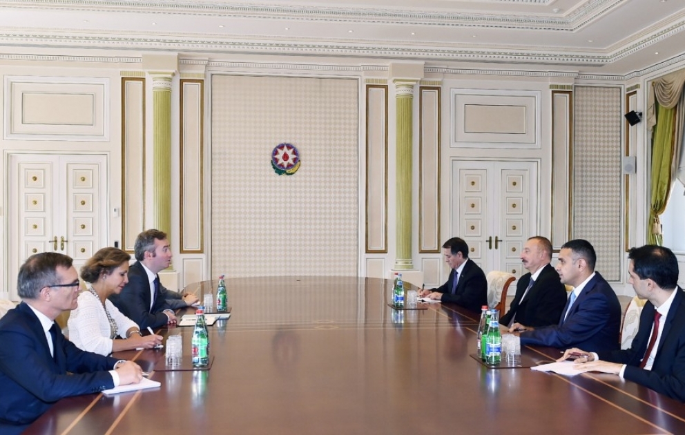 Präsident Ilham Aliyev empfängt französischen Staatssekretär für Europa und auswärtige Angelegenheiten VIDEO